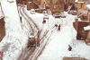 1971-neve in piazza del Pesatore - Sono visibili i vecchi fabbricati poi demoliti.
